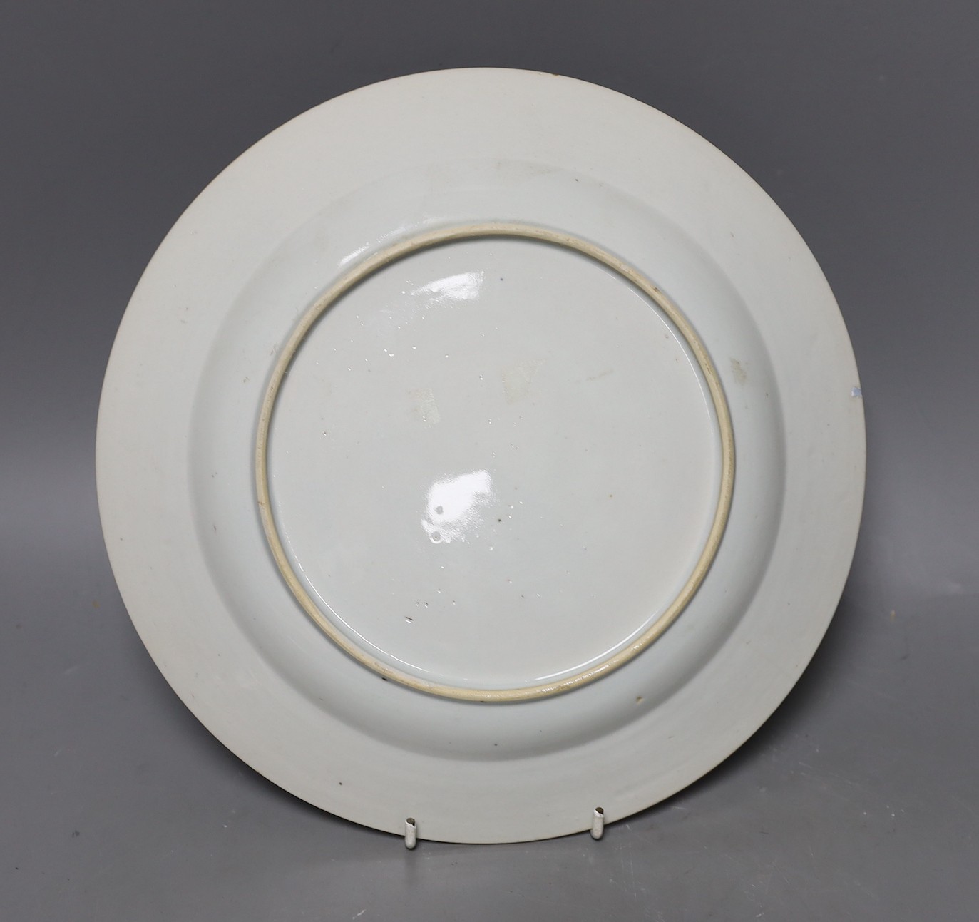An 18th century Chinese Qianlong blue and white dish, 28cm